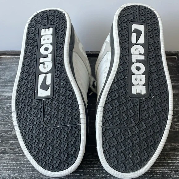 Globe Tilt Men’s Skate Shoes - Picture 2 of 5